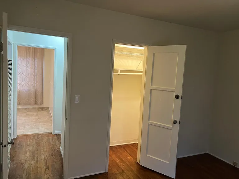 3641 Wesley St — Photo 3