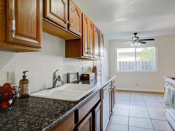 4th image of 384 Havasu Dr