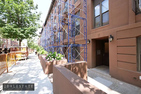 Rented by ZealEstate Group Inc | media 47