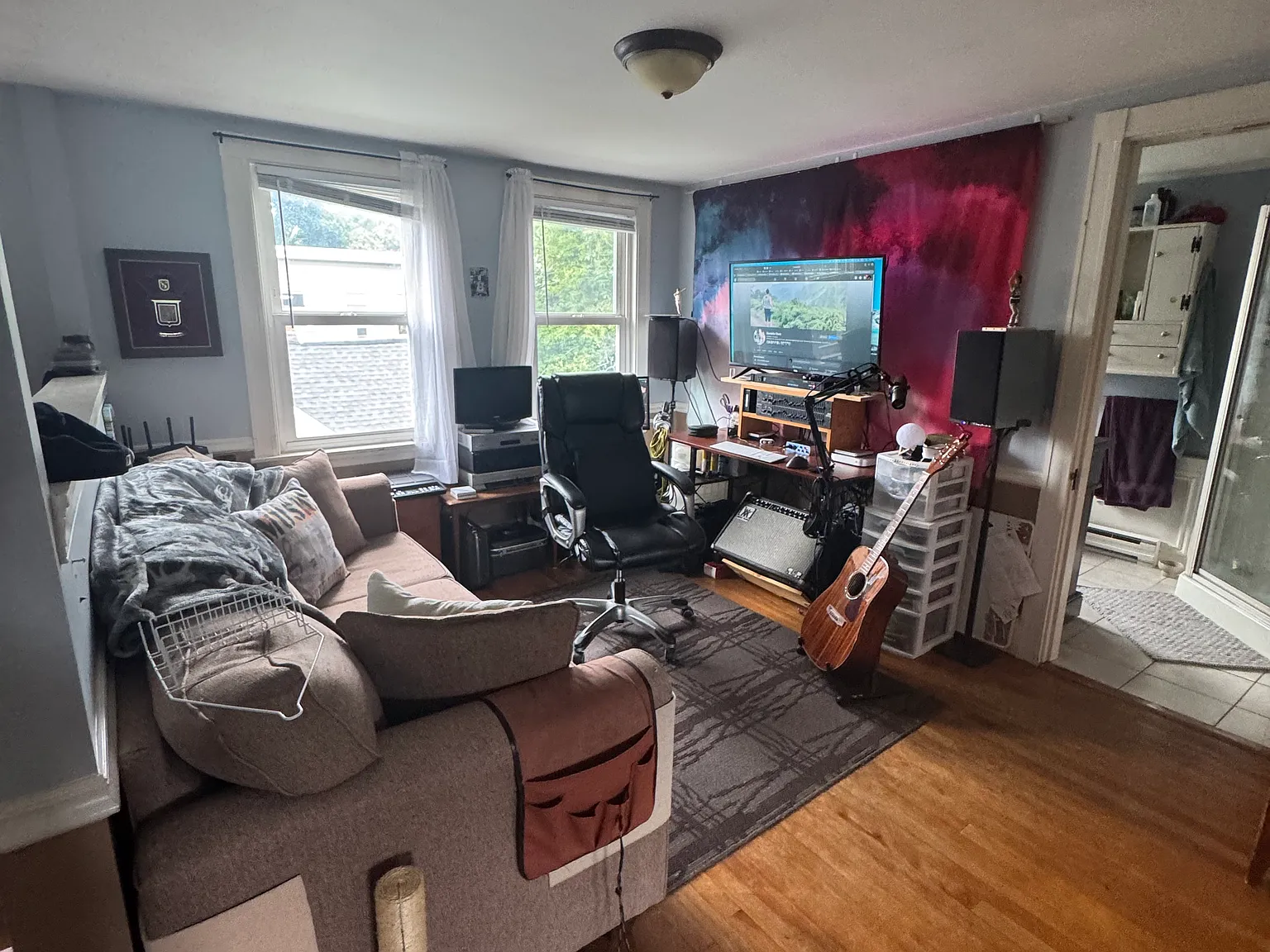 2 bed, 1100 sqft, $2,400 — Photo 3