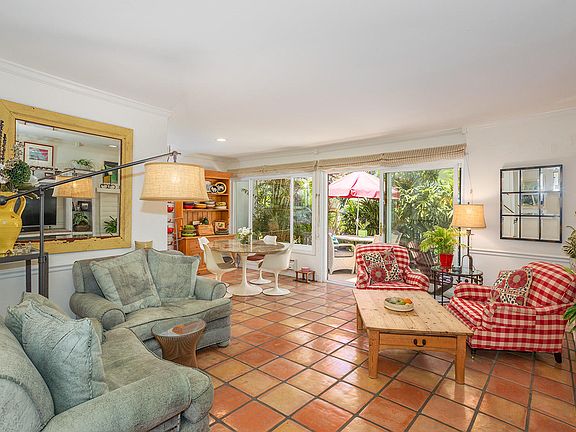 2nd image of 643 Costa Del Mar Unit E
