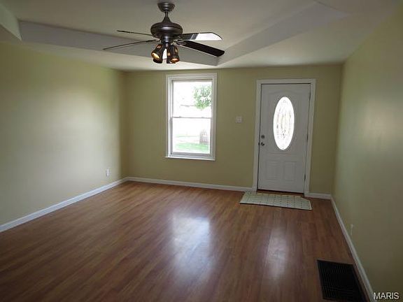 5th image of 9704 Gentry Ave