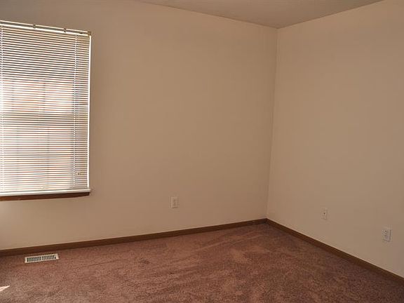 3rd image of 3211 Dove Dr