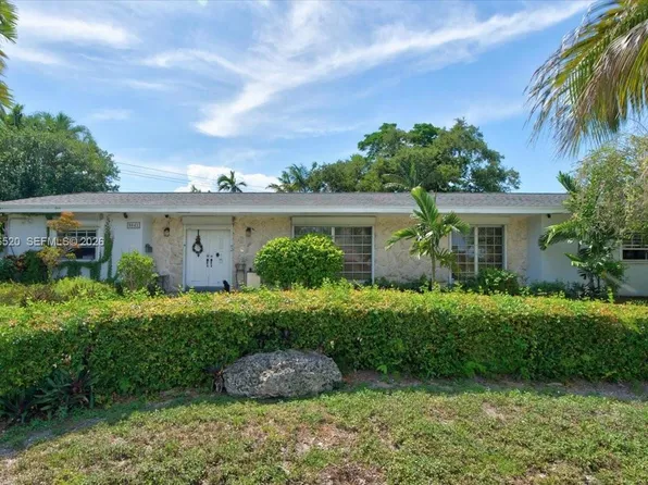 9841 SW 157th Ter, Miami, FL 33157