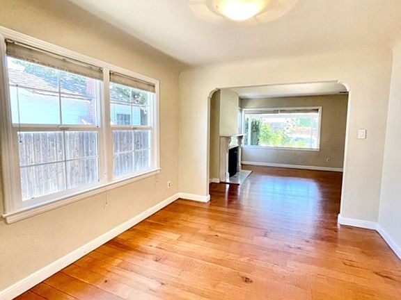 4th image of 1320 Belmont Ave