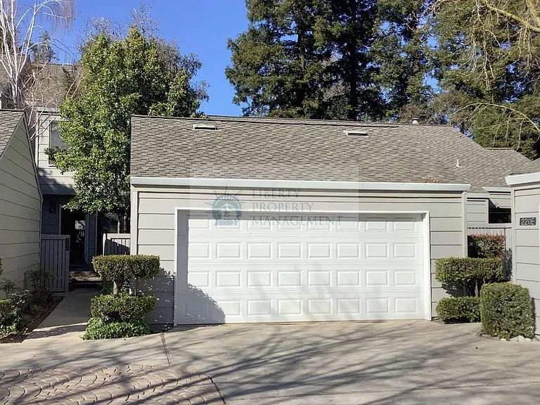 220 W Rumble Rd #D — Photo 1