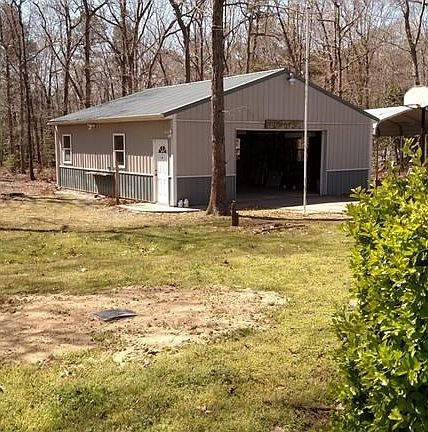 Detached Pole Barn/Garage Finished inside