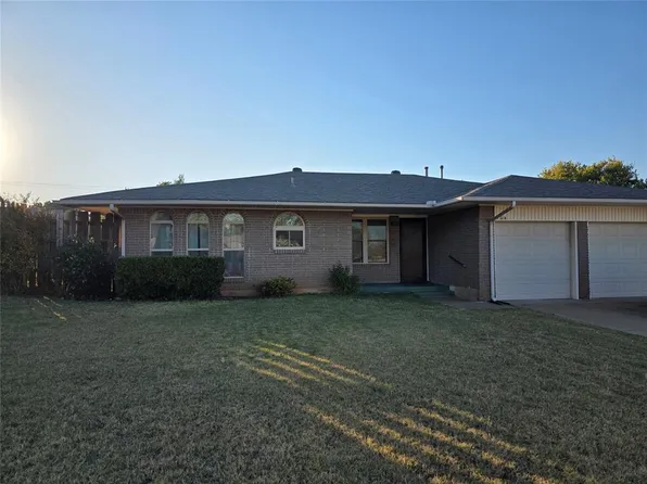 104 S 9th St, Chickasha, OK 73018