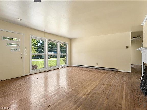 5th image of 122 Stanley Dr