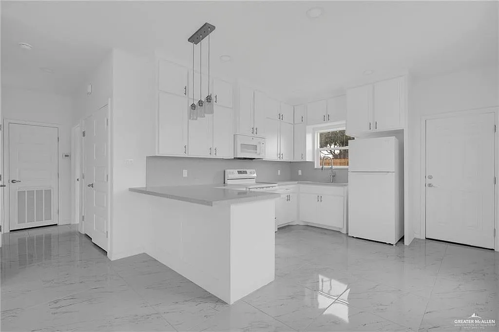 2 bed, 2.0 bath, 950 sqft, $1,100 — Photo 4