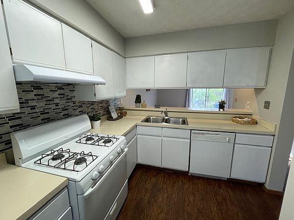 5th image of 813 Crofton Pl