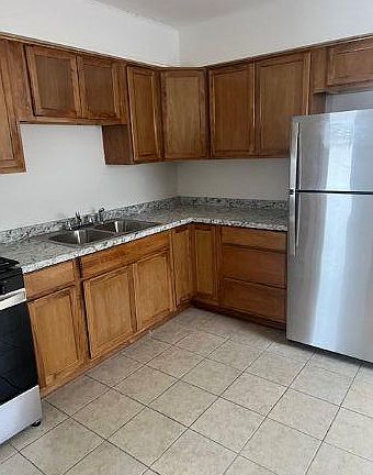 5th image of 9245 Lee Rd