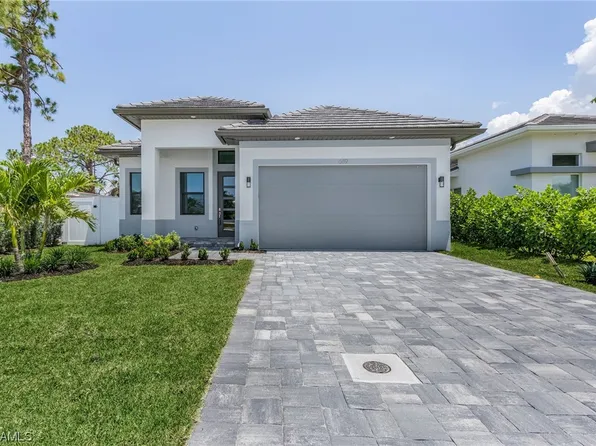 689 105th Ave N, Naples, FL 34108