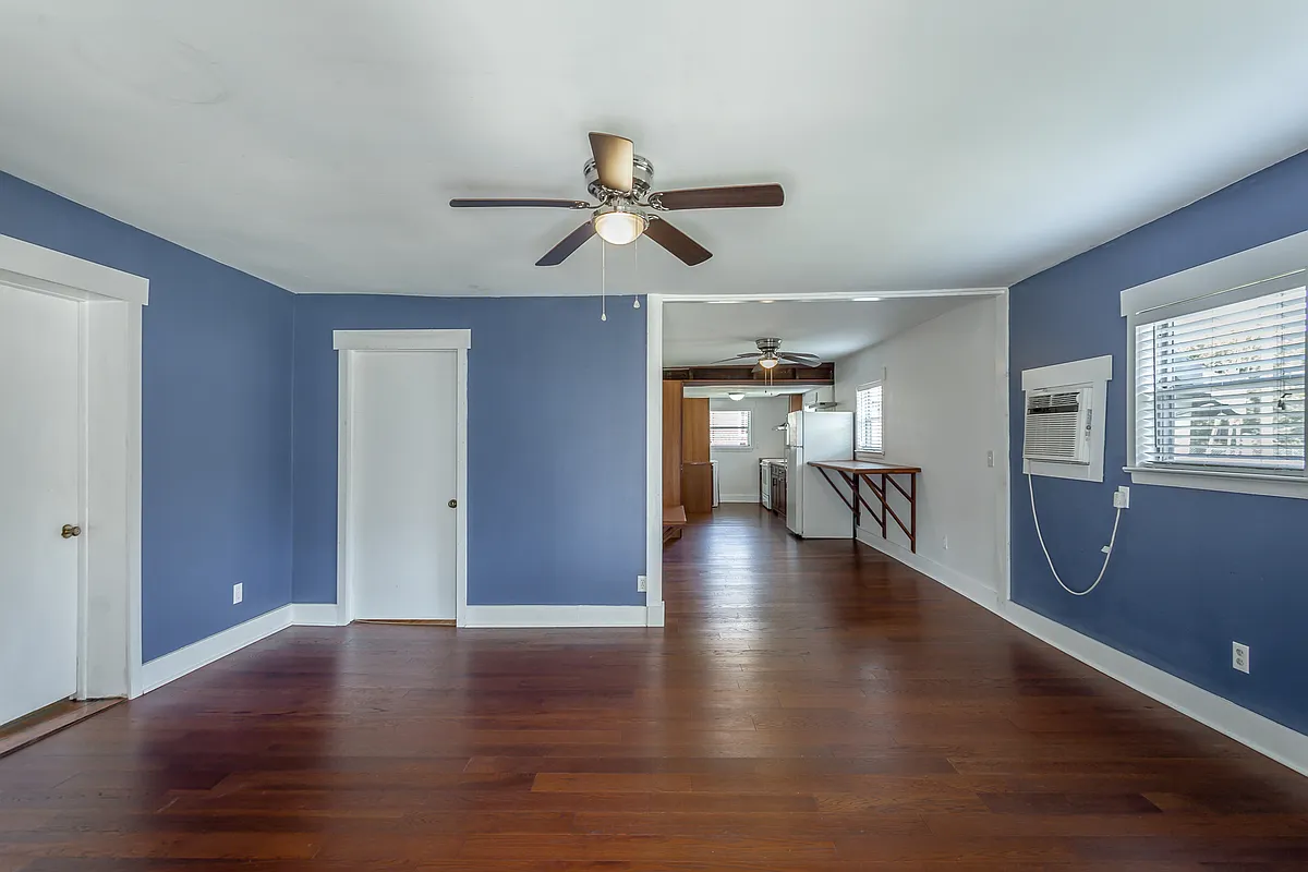 Building Photo - 1805 S Lyerly St #1803