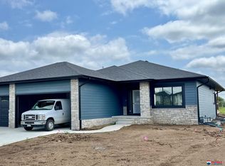 2220 S 95th St, Lincoln, NE 68520