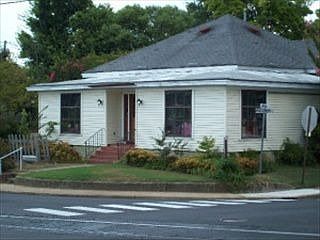 1st image of 419 E Lampkin St