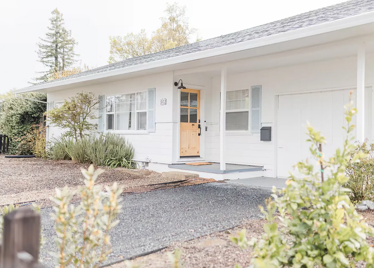 902 Harold Ln — Photo 4