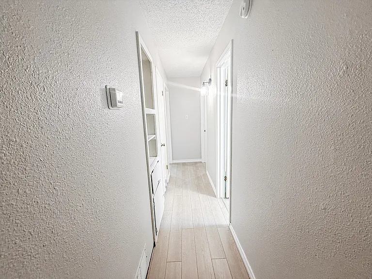2605 Cambridge St — Photo 16
