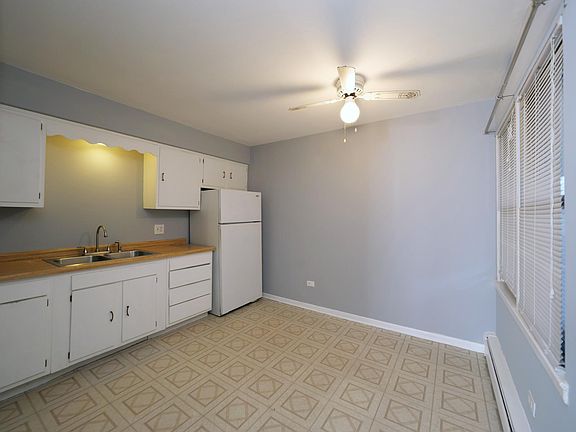 4th image of 4532 N Claremont Ave APT 7