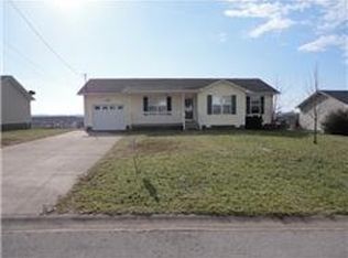613 Avondale Rd, Oak Grove, KY 42262