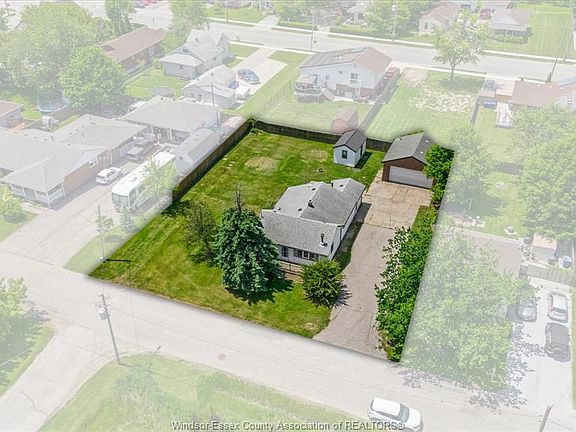 3rd image of 510 Arquette Ave