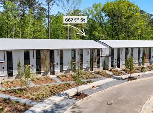 667 5th St, Fayetteville, GA 30214