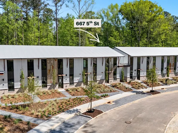 667 5th St, Fayetteville, GA 30214