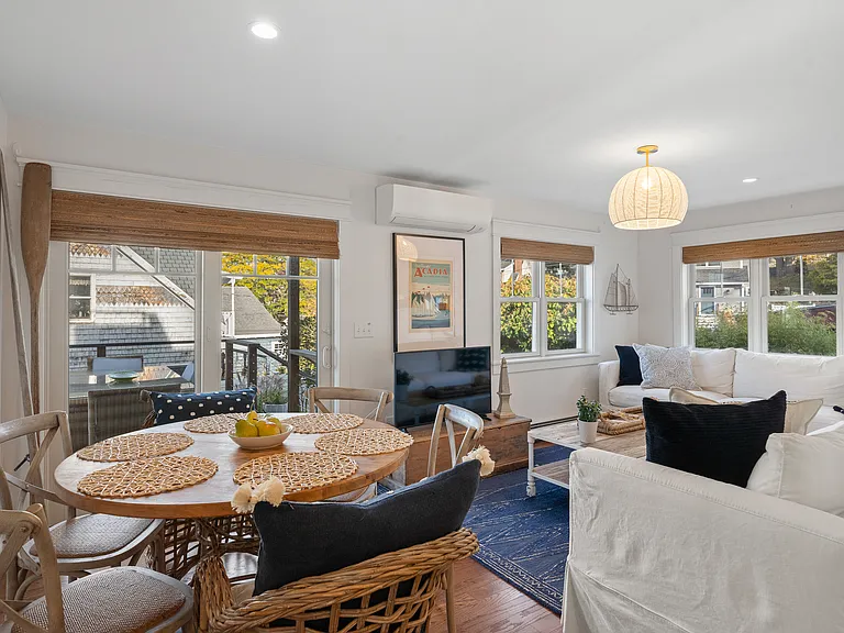 11 Henry St — Photo 30