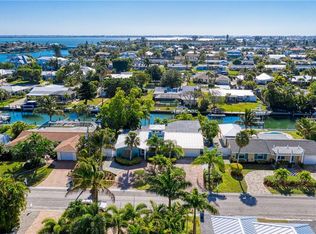 527 70th St, Holmes Beach, FL 34217