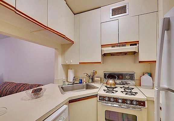 3rd image of 400 E 14th St APT 3F