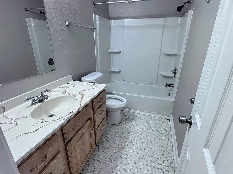 3010 Pakenham Dr #MAIN — Photo 5