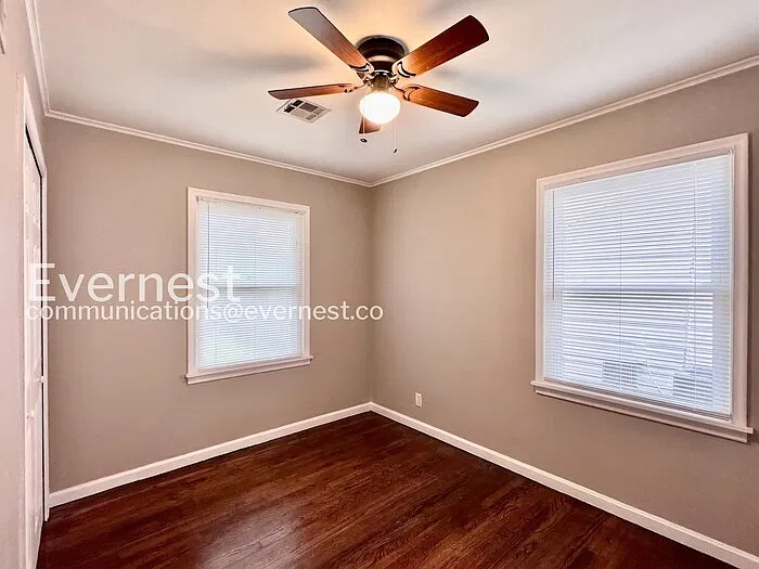 3 bed, 2.0 bath, 1189 sqft, $1,745 — Photo 3
