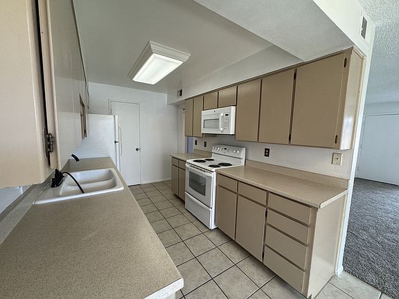 5th image of 4917 N 73rd St Unit 1-17