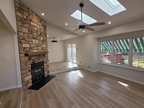 4th image of 99 Oak Lane