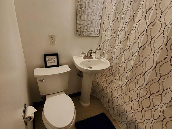 5th image of 4704 22nd Ave NE APT 4