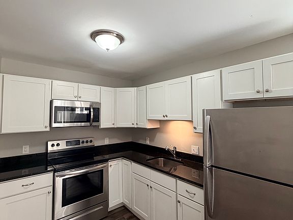 2nd image of 143 Sheffield Ave #B5