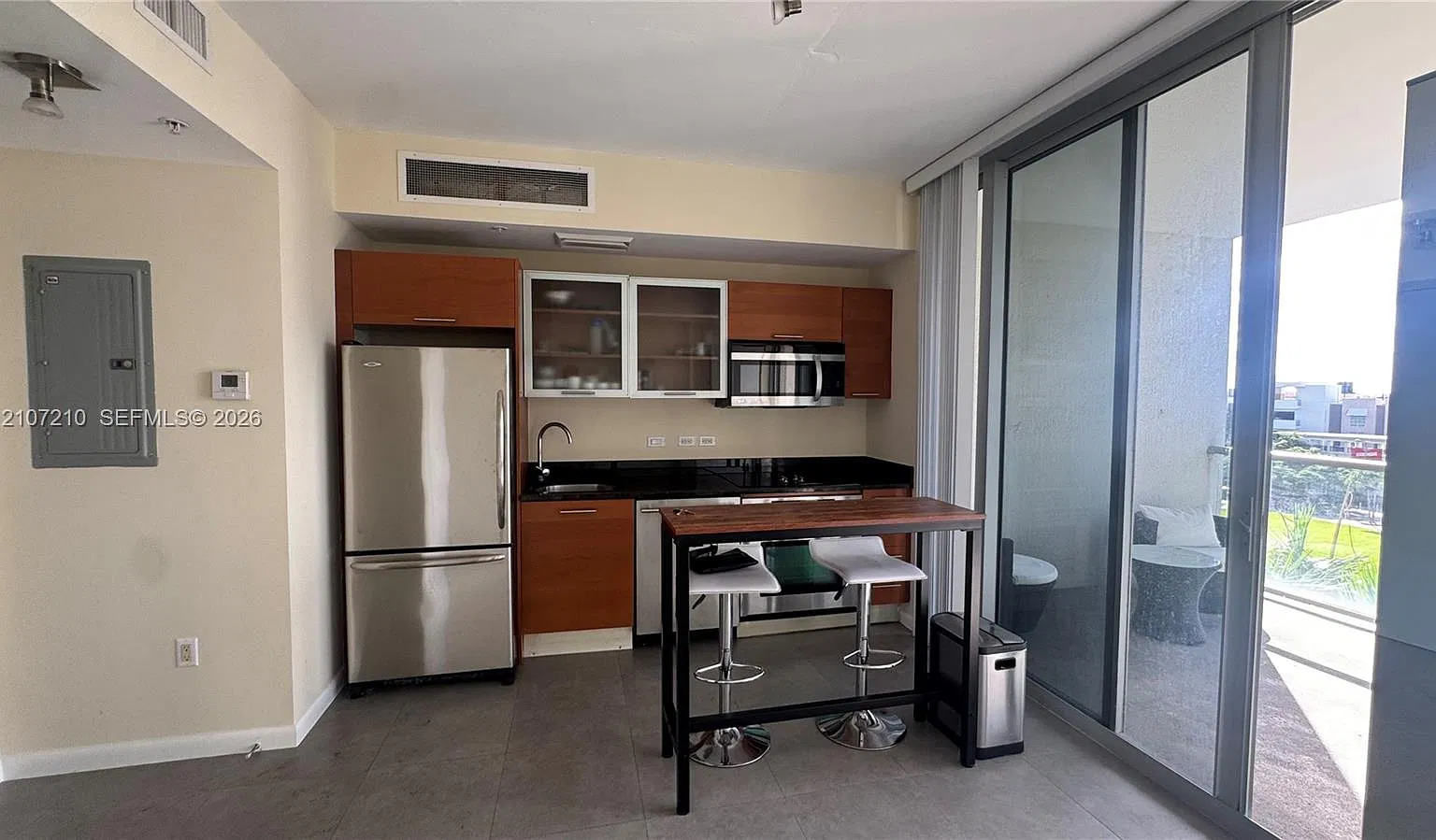 Two Midtown Miami Condo — Photo 4