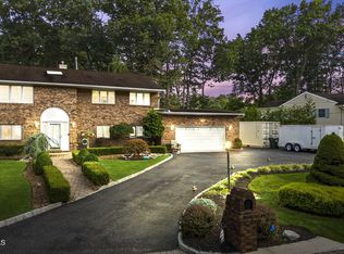 12 Hamilton Ave, Morganville, NJ 07751
