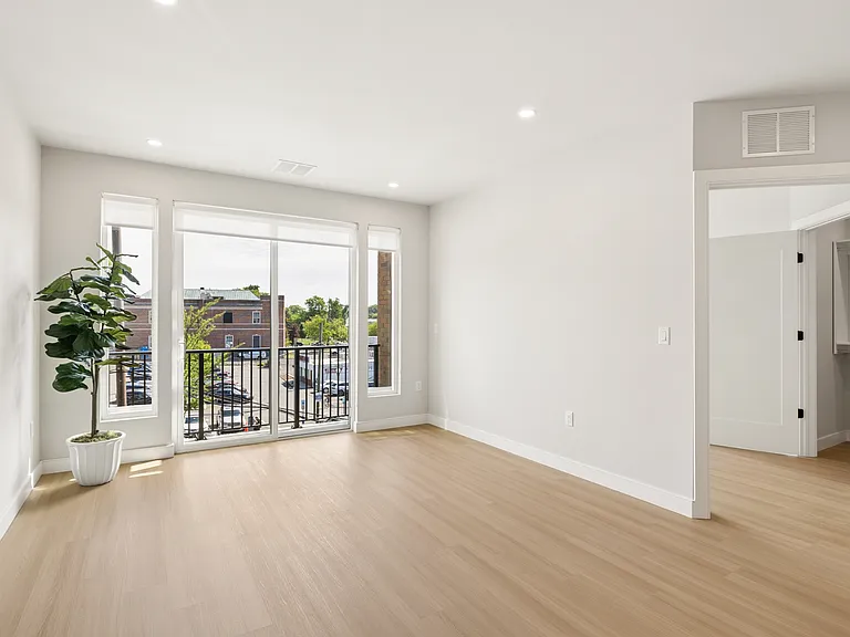 118 Elm Street — Photo 9