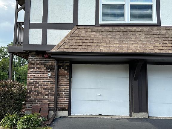 2nd image of 1642 Country Lakes Dr APT D