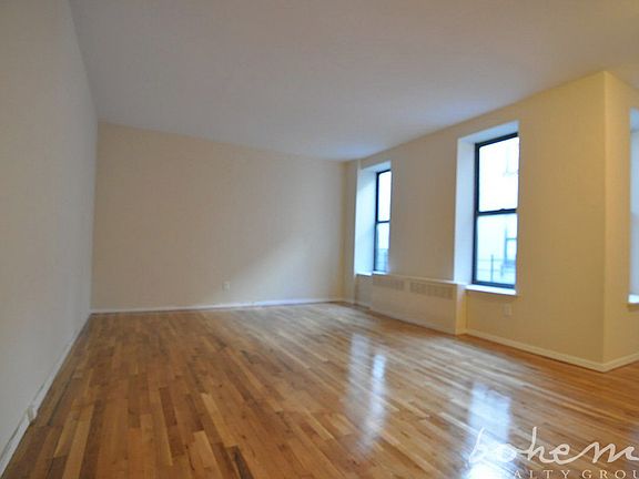 3rd image of 1628 Lincoln Pl APT 4F