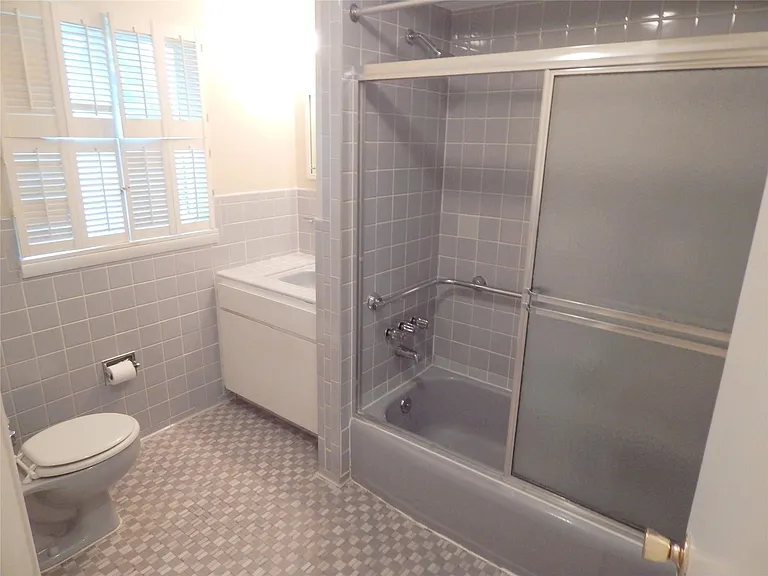 116 E Hickory Grove Rd — Photo 11