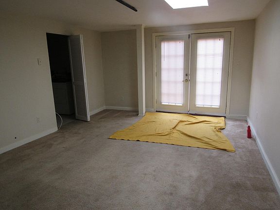 2nd image of 1422 W Clay St