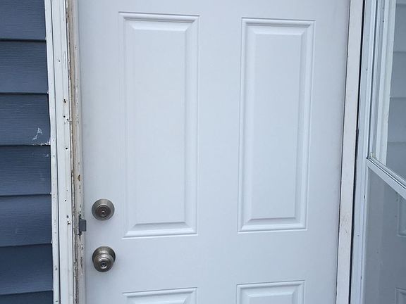 3rd image of 233 W Wilson Ave