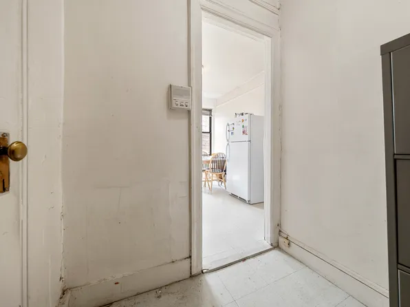 880 West 181st Street 6G image 3 of 20