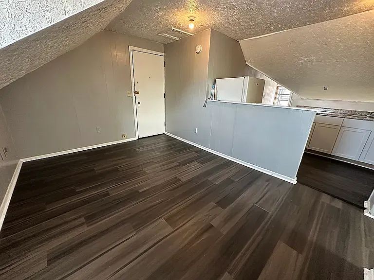 2037 Madison Ave — Photo 1