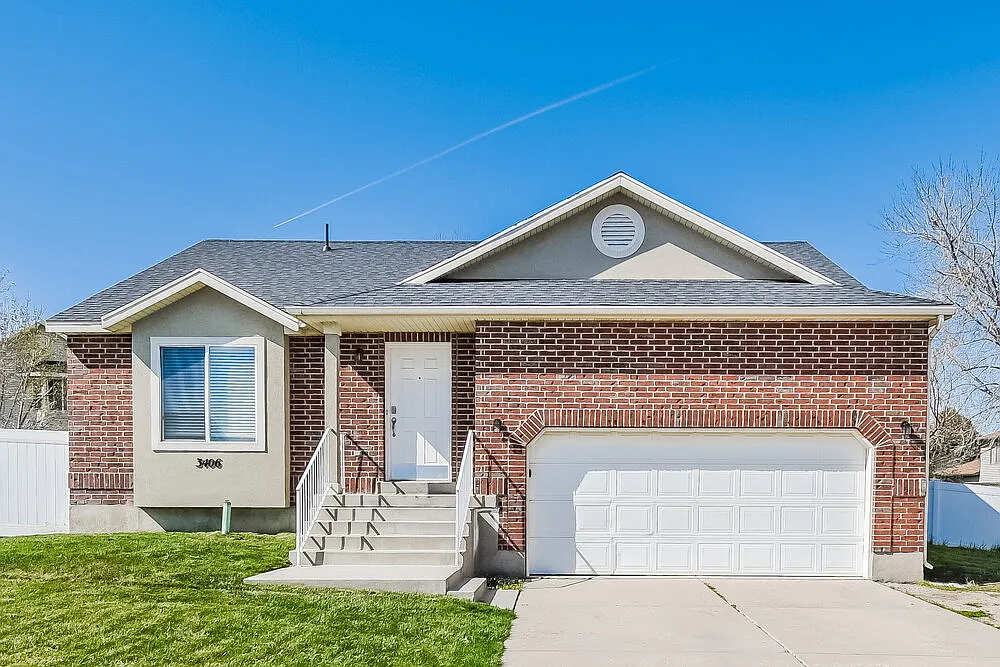 5 bed, 3.0 bath, 2700 sqft, $3,005 — Photo 1