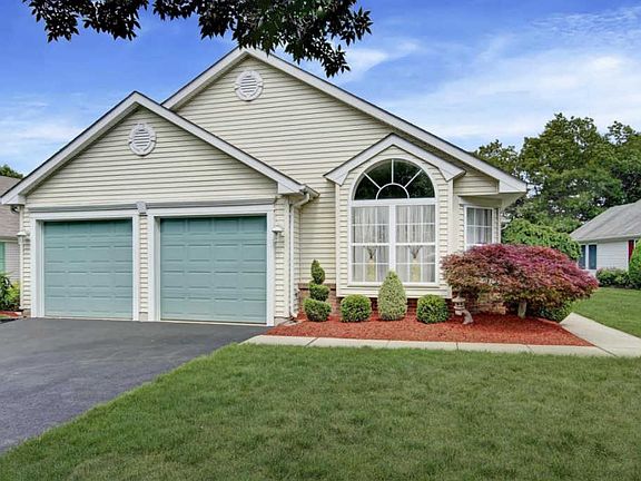 2nd image of 41 Strawberry Ln