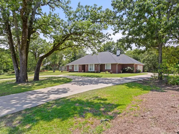 17681 Huckleberry Cir, Lindale, TX 75771