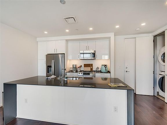 5th image of 301 West Ave #1702